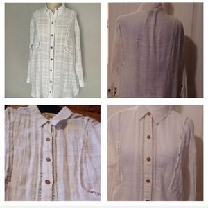 🌺Democracy White Blouse with Tan Buttons